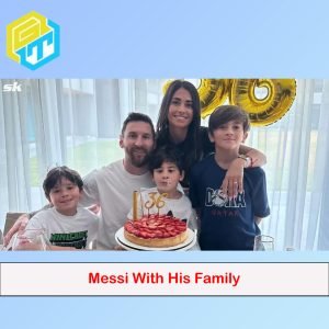 Messi With His Family Picture-Golden Truth